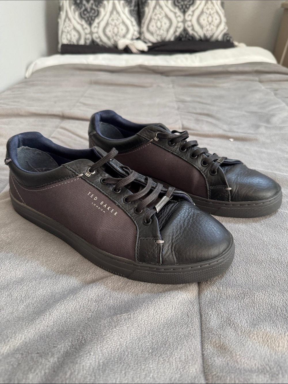 Ted Baker Men's Black Low-Top Leather & Textile Sneakers Sz 9